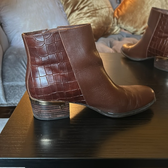 Isola Daylin Brown Leather Ankle Boots size 7 worn a handful of times. - Picture 7 of 12